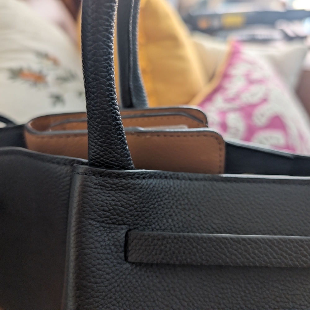 💖 LNWT Host Pick‼️❣️ Elegant Midi New York Black Leather Tote Bag 👜 - Picture 16 of 16